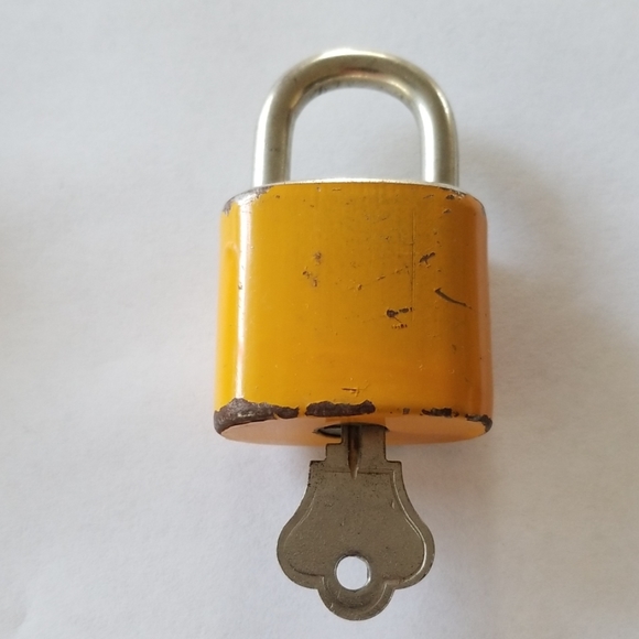 Vintage Enamel Padlocks China Diamond - Picture 6 of 7